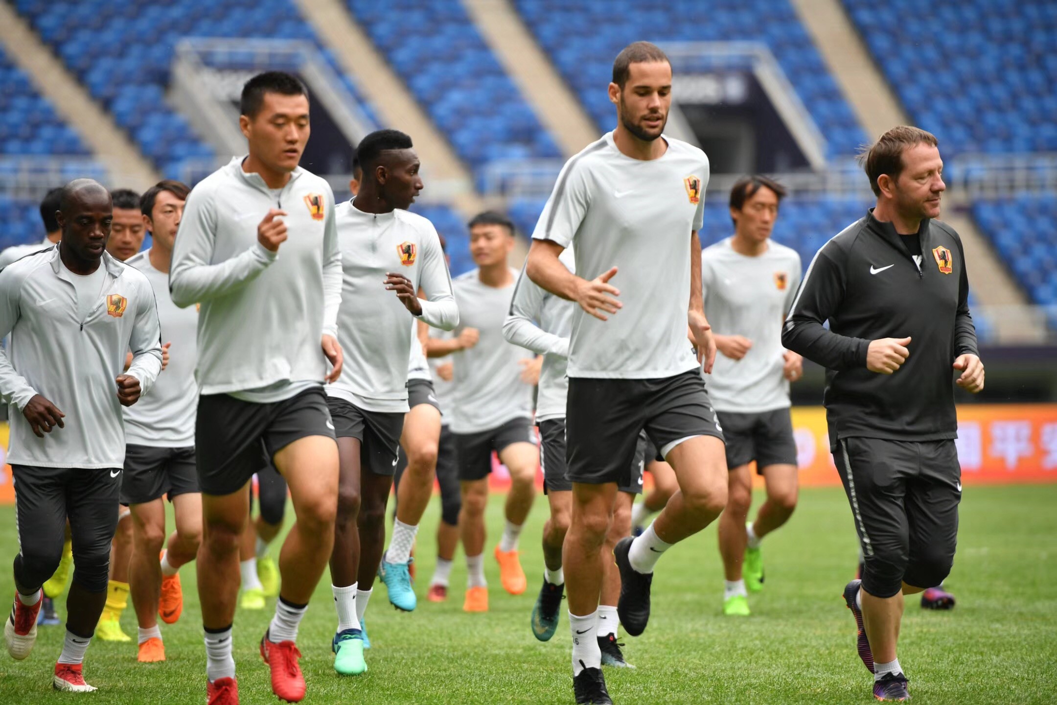 欧超杯国际比赛日再迎强敌，费城76人临场应变，主帅态度——压力陡增，心理建设被强调的简单介绍