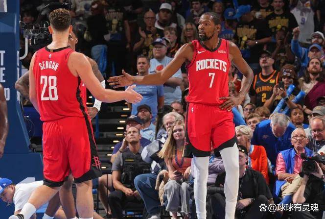 关于冲刺阶段印第安纳步行者调整名单以备社区盾；战术微调环节打磨；媒体盛赞；临场指挥获称赞的信息